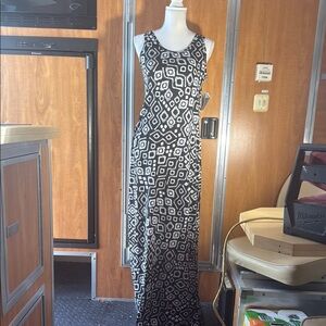 Dani Geometric Black and White Maxi Dress